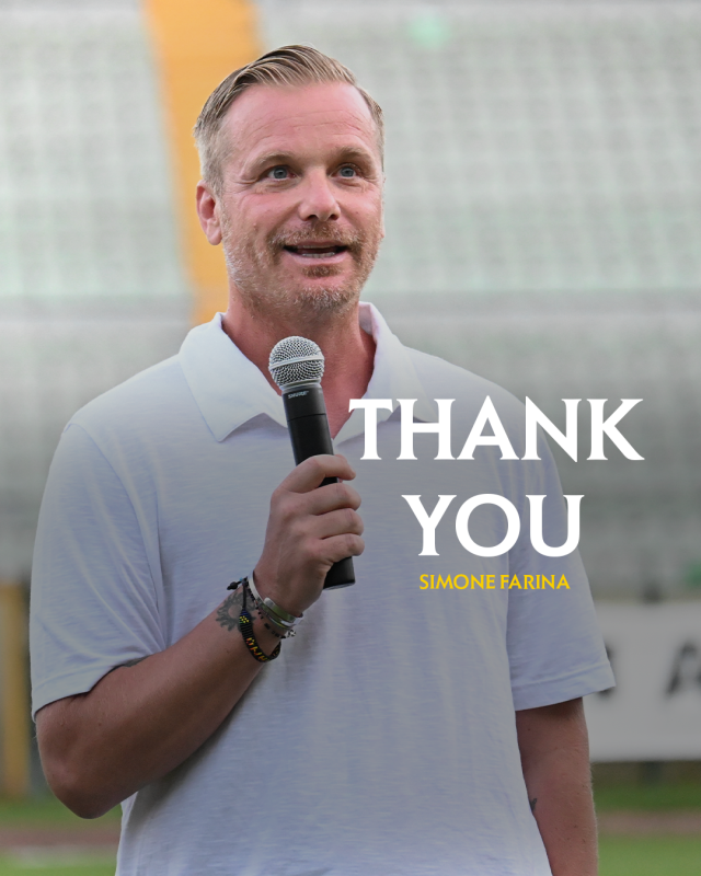 Simone Farina saluta il Siena FC